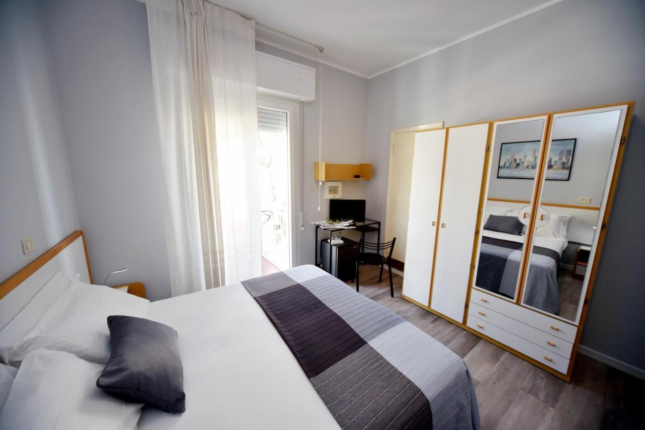 Hotel Mirabella Riccione Buitenkant foto