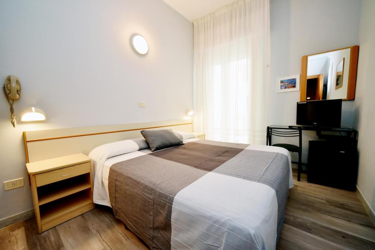 Hotel Mirabella Riccione Buitenkant foto