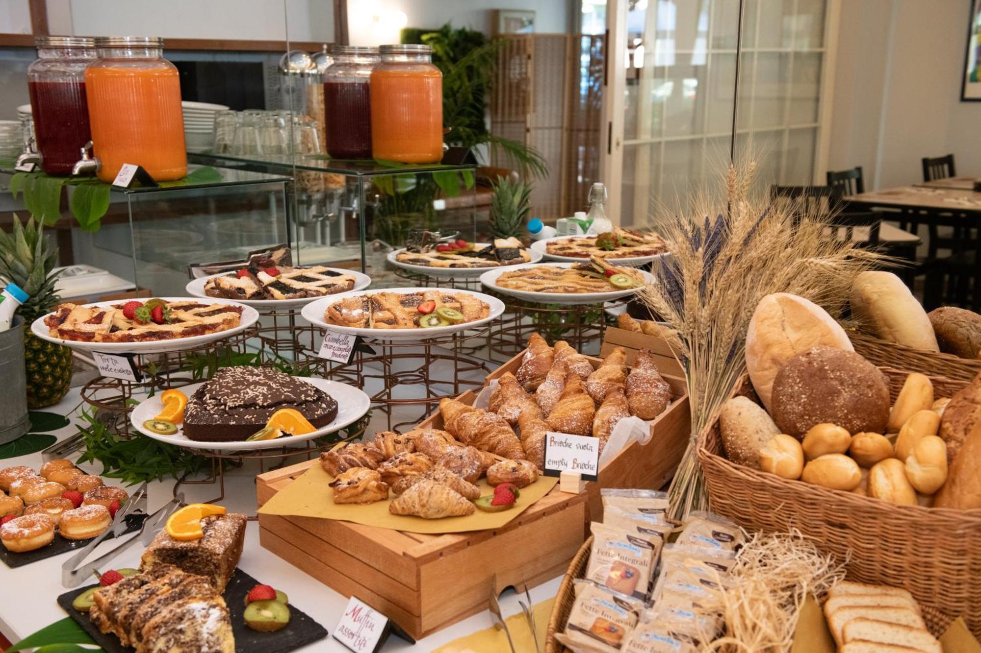 Hotel Mirabella Riccione Buitenkant foto