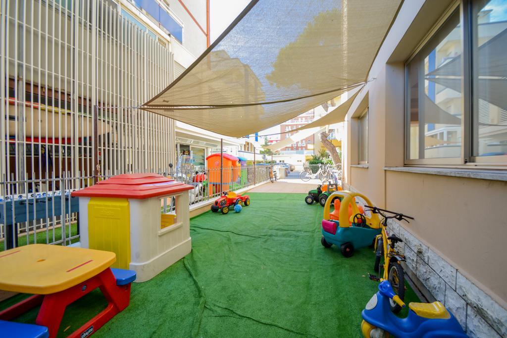 Hotel Mirabella Riccione Buitenkant foto
