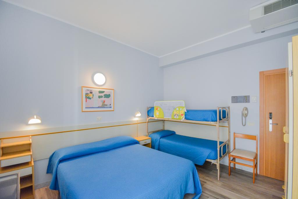 Hotel Mirabella Riccione Buitenkant foto