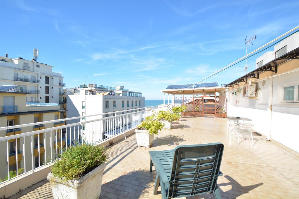 Hotel Mirabella Riccione Buitenkant foto