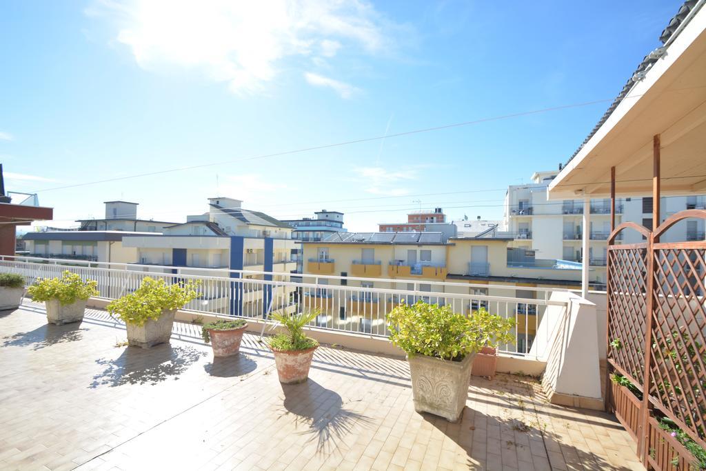 Hotel Mirabella Riccione Buitenkant foto