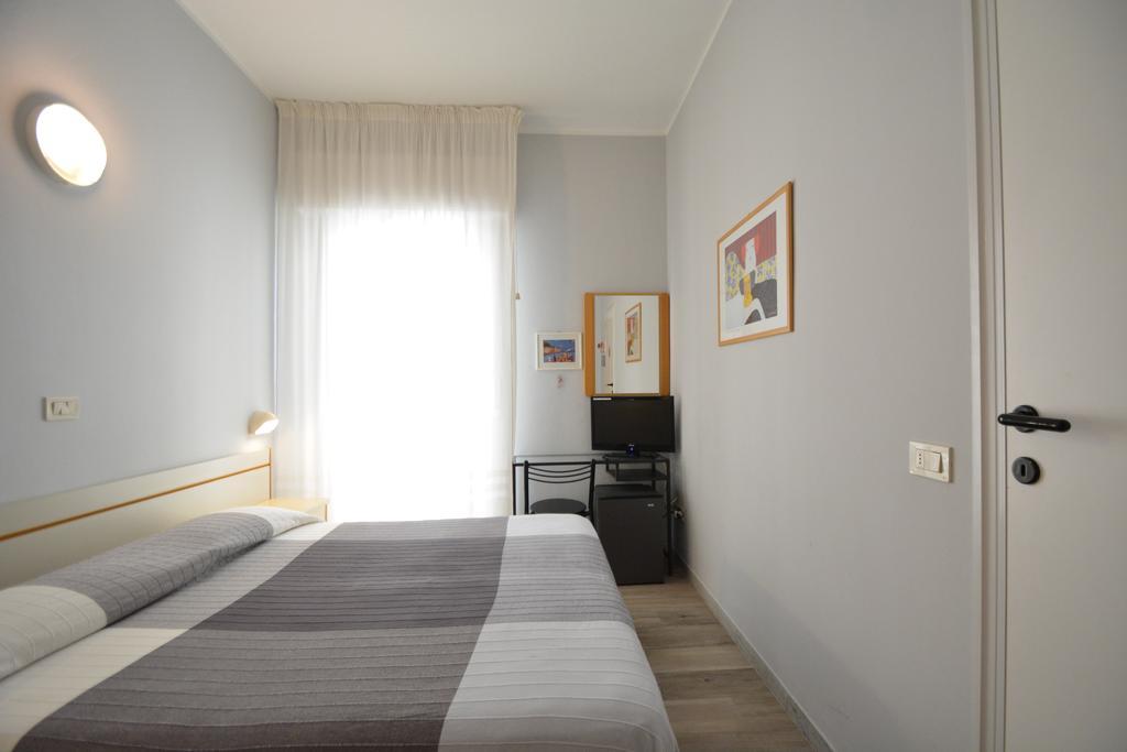Hotel Mirabella Riccione Buitenkant foto